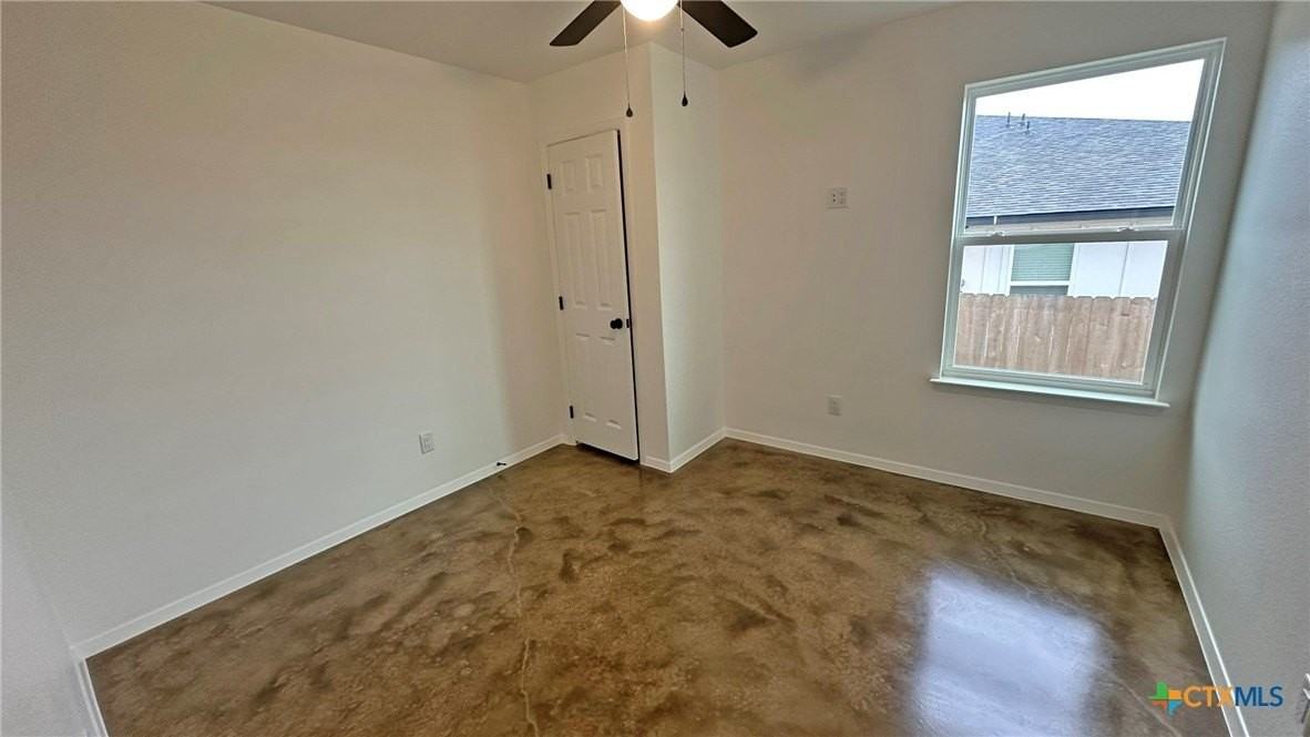 977 Cline Dr - Photo 6 of 10