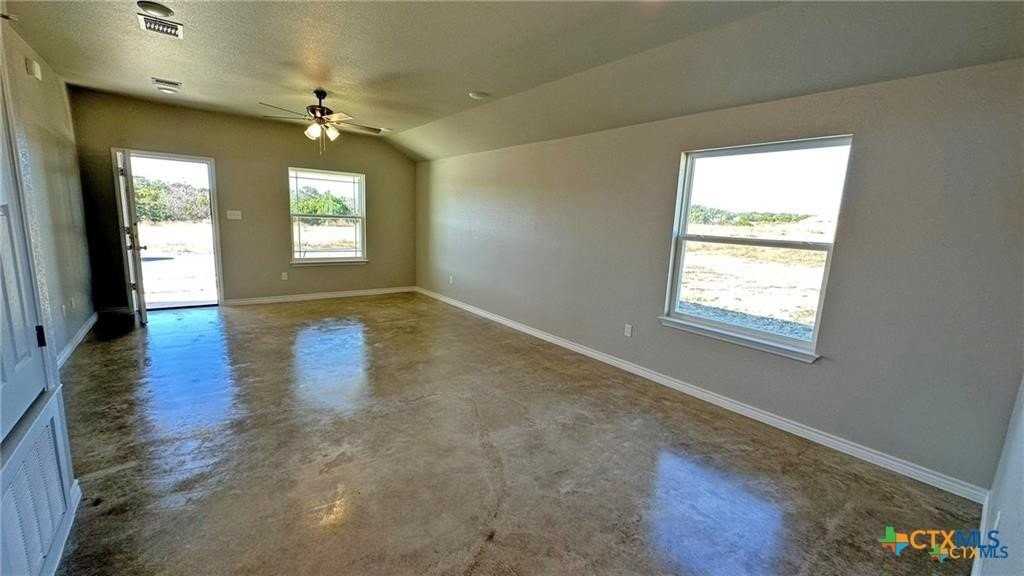 214 Allen St - Photo 4 of 10