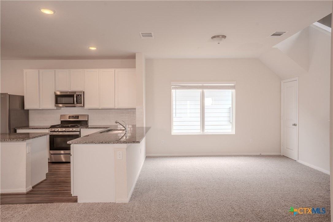 141 Everglades Drive - Photo 3 of 15