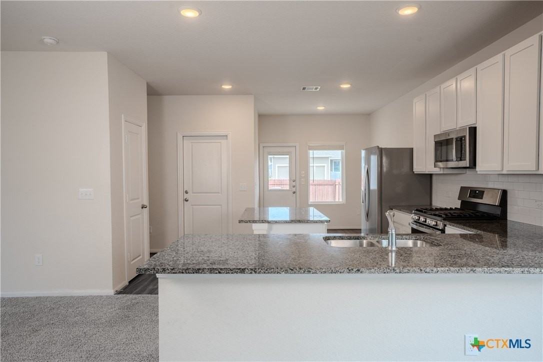 141 Everglades Drive - Photo 5 of 15