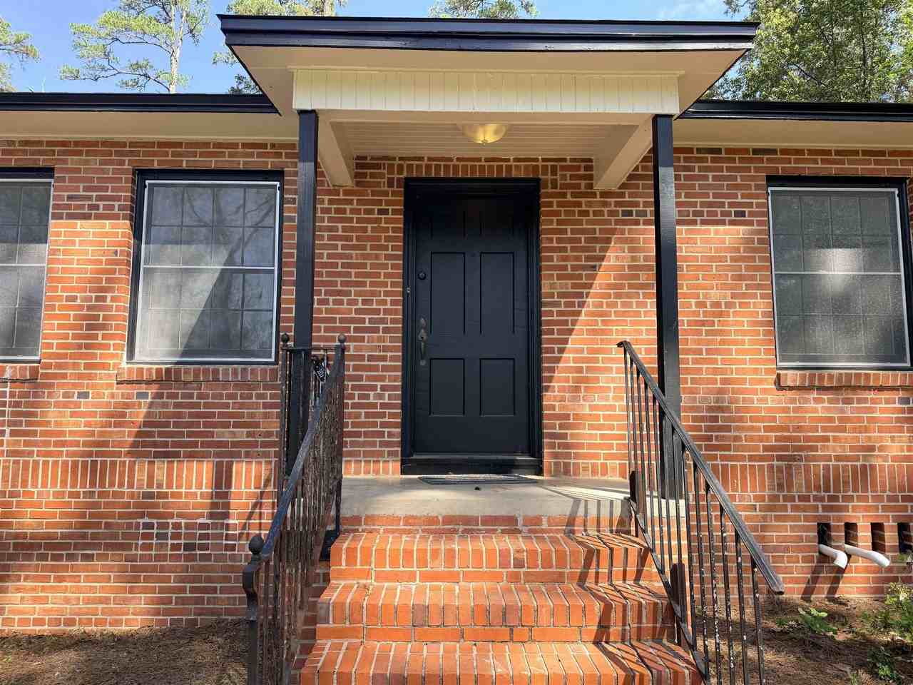 1024 Cherokee Dr - Photo 2 of 24