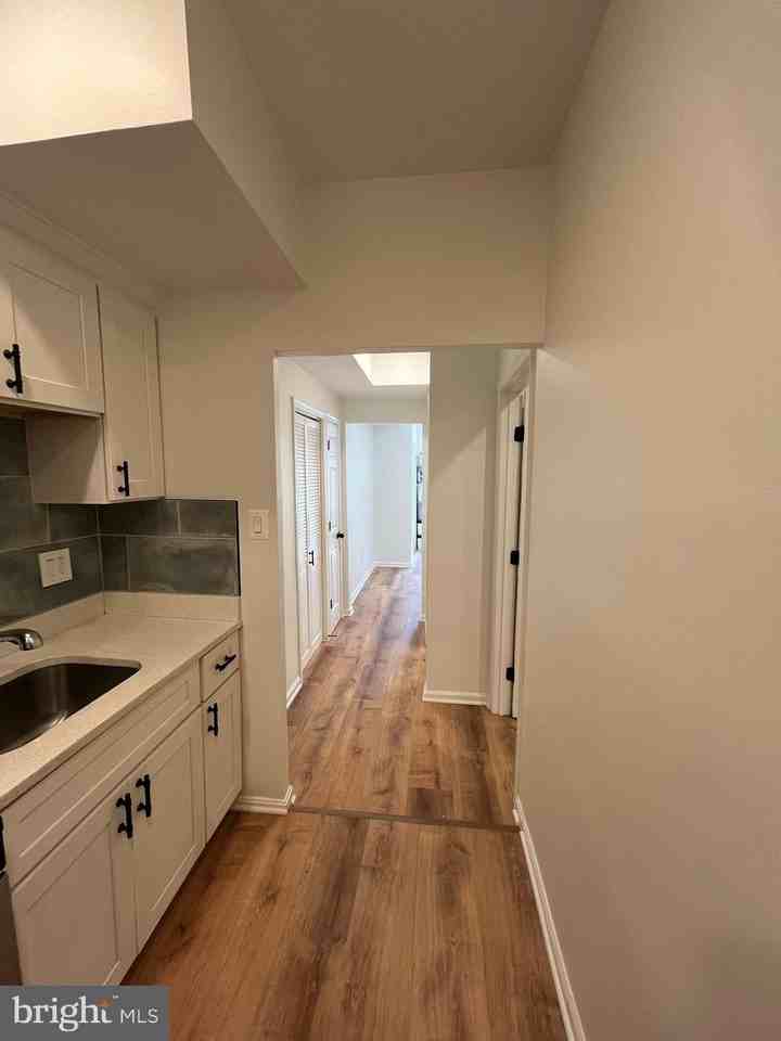 1718 W Virginia Ave Ne Apt 1 - Photo 5 of 12