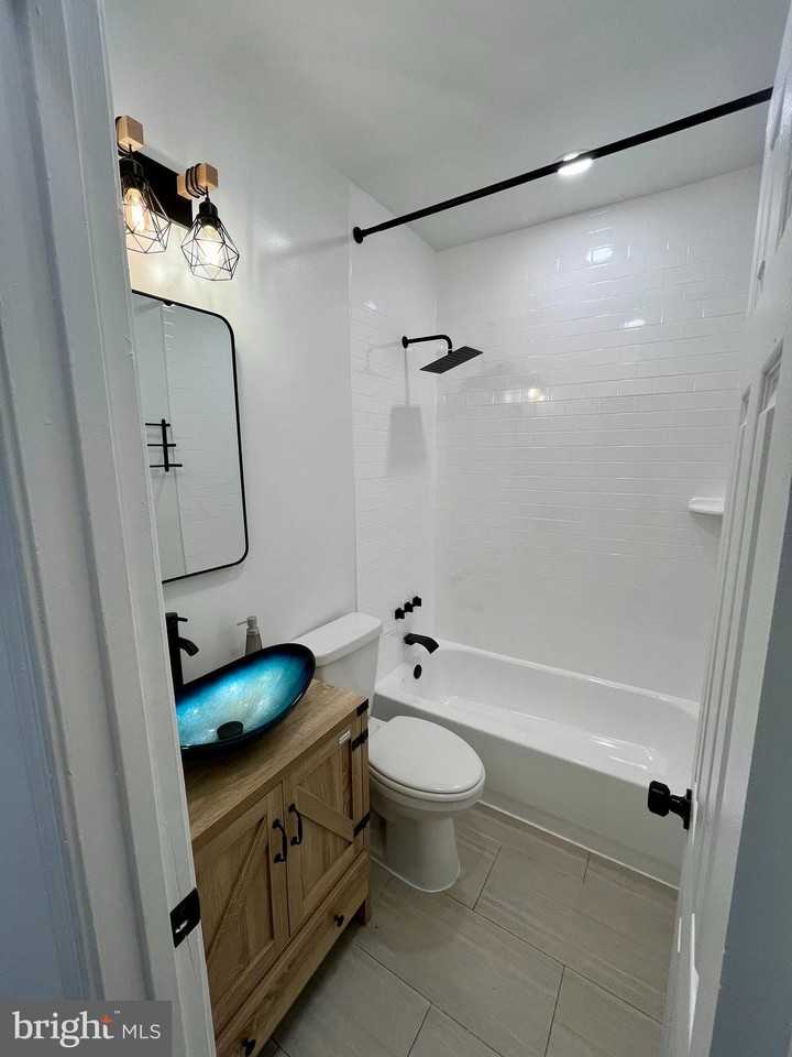 1718 W Virginia Ave Ne Apt 1 - Photo 6 of 12