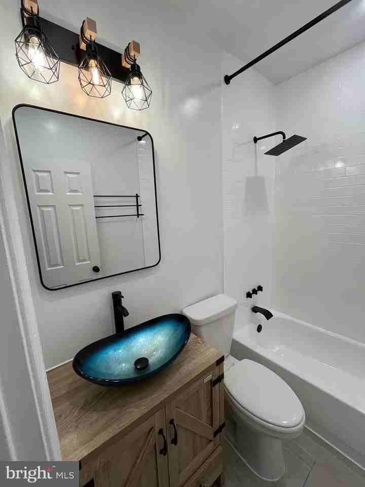 1718 W Virginia Ave Ne Apt 1 - Photo 7 of 12