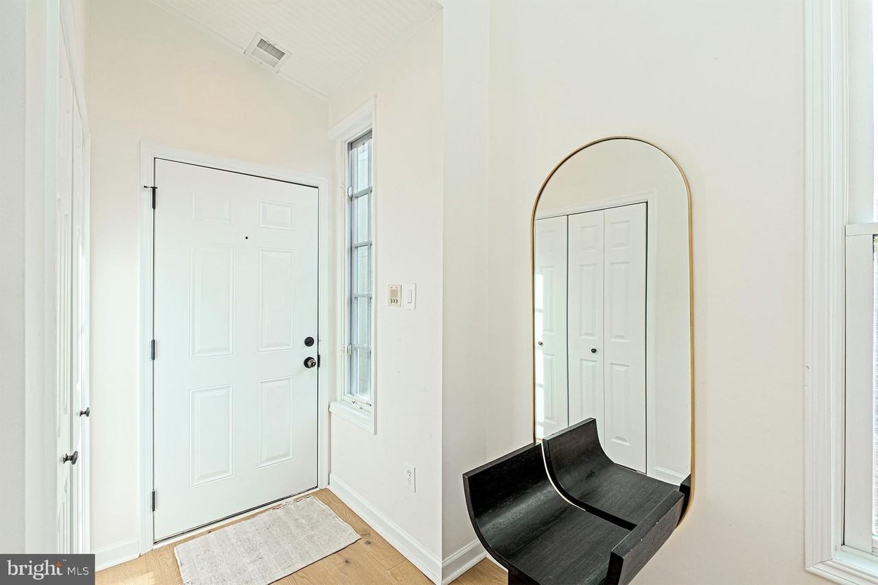 3350 17th St Nw Apt Ph2 - Photo 3 of 42