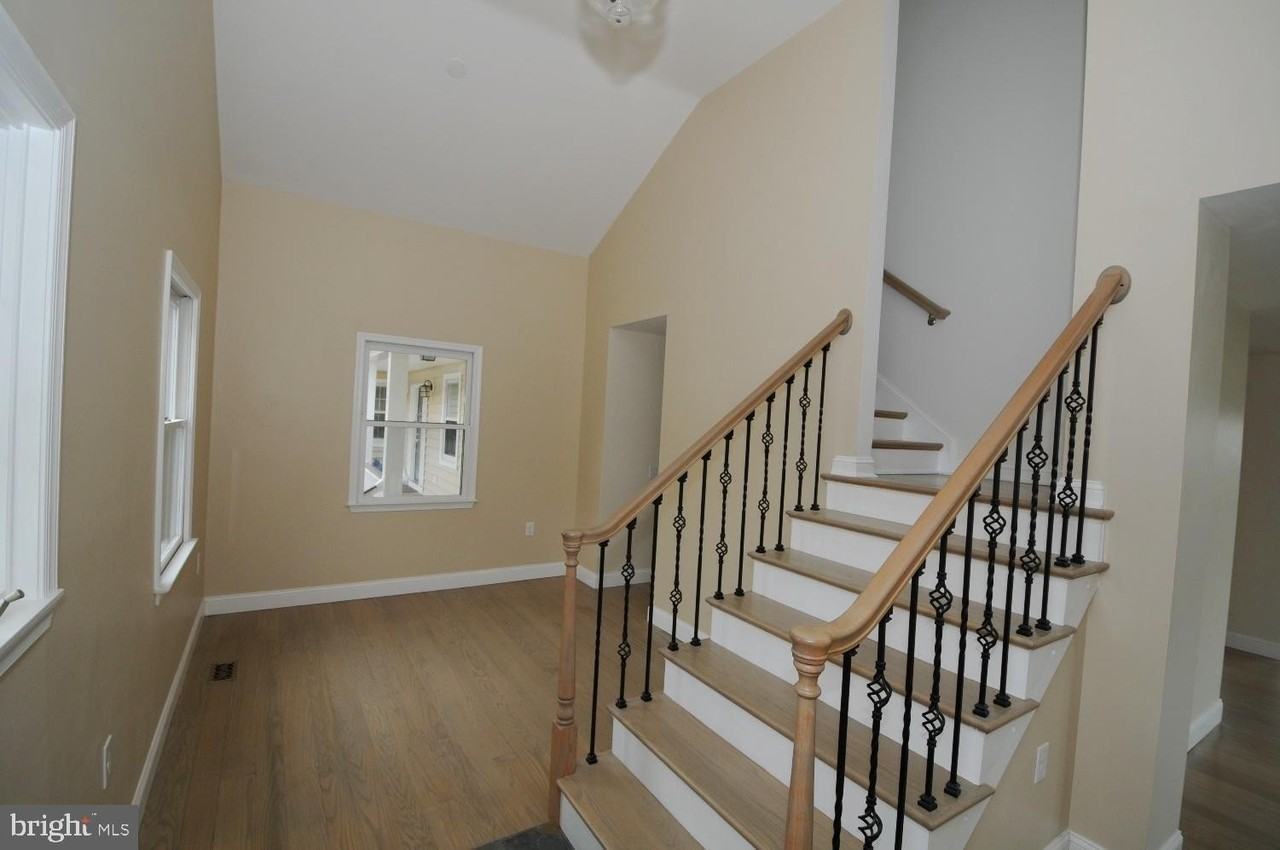 1108 Meredith Ln - Photo 2 of 20