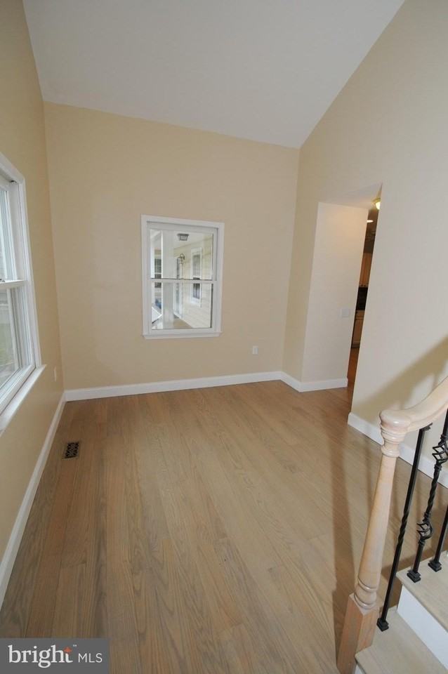 1108 Meredith Ln - Photo 3 of 20