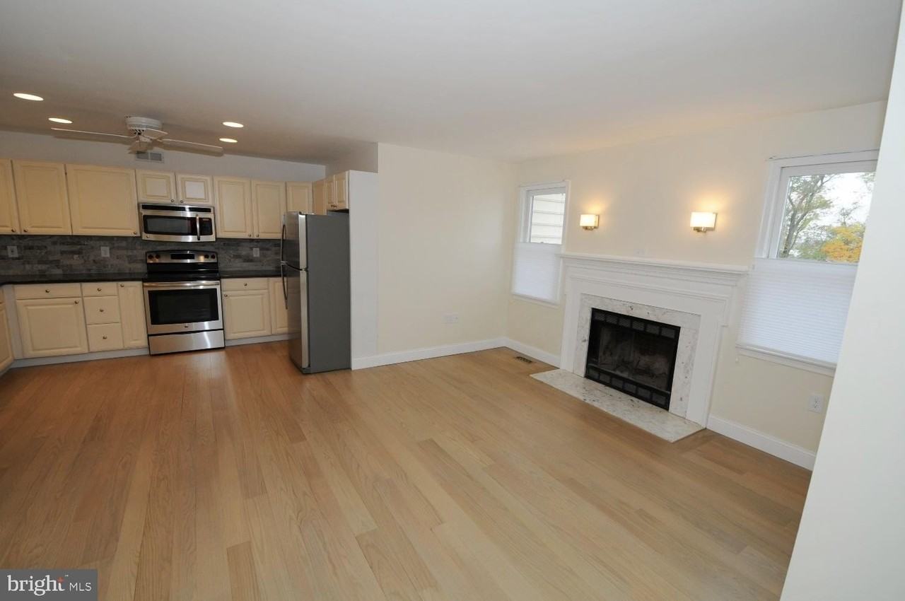 1108 Meredith Ln - Photo 6 of 20