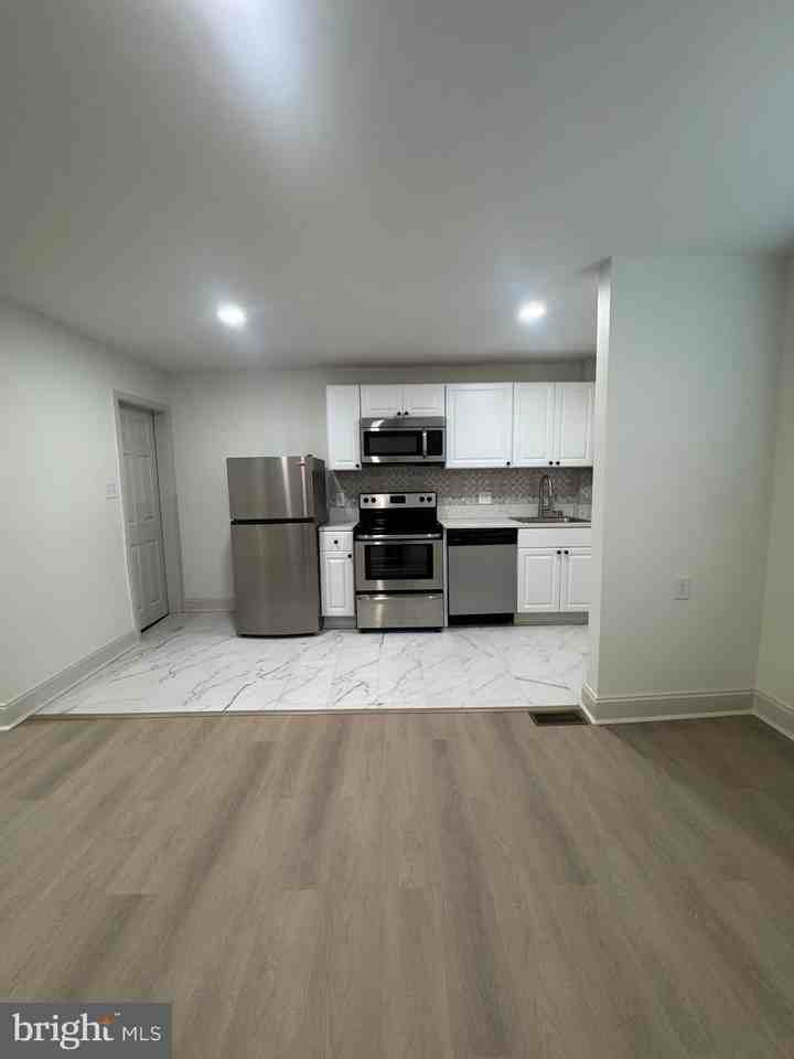 1223 N Augusta Ave - Photo 3 of 13