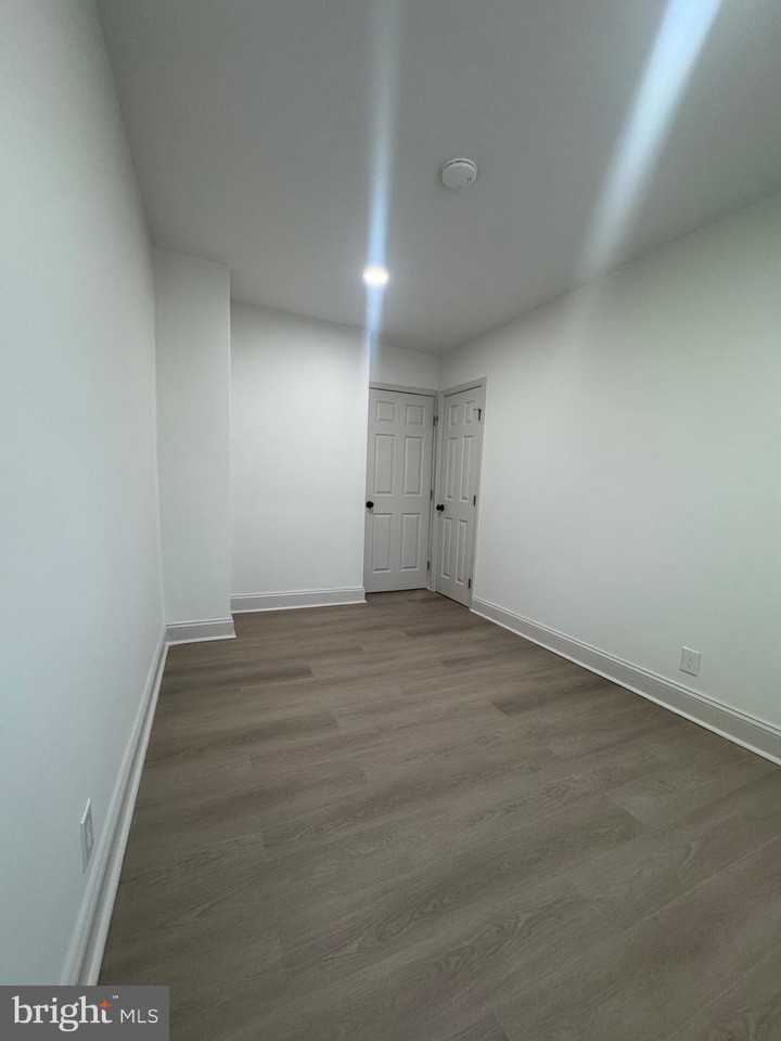 1223 N Augusta Ave - Photo 7 of 13