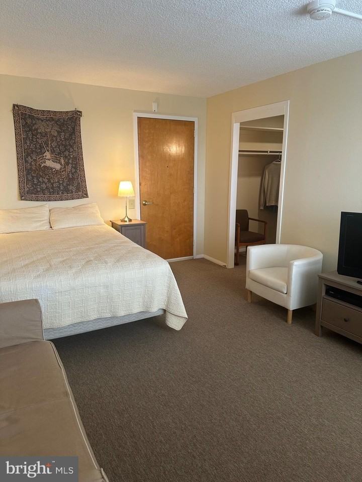 3939 Roland Ave - Photo 7 of 9