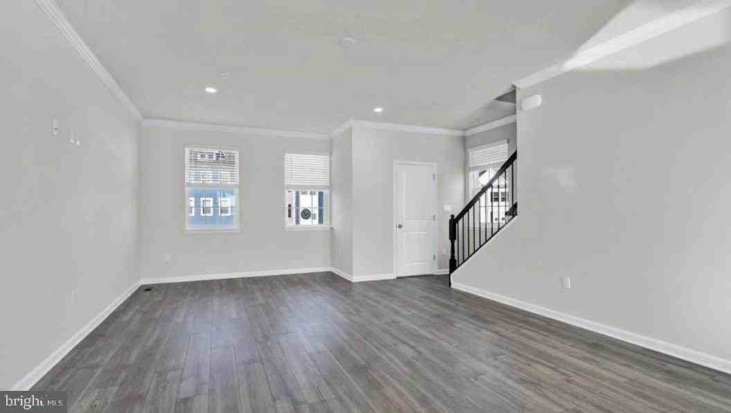 5044 Silver Oak Dr - Photo 4 of 12