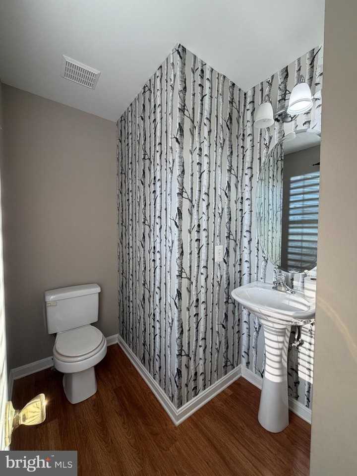 8910 Louisville Ave - Photo 2 of 21