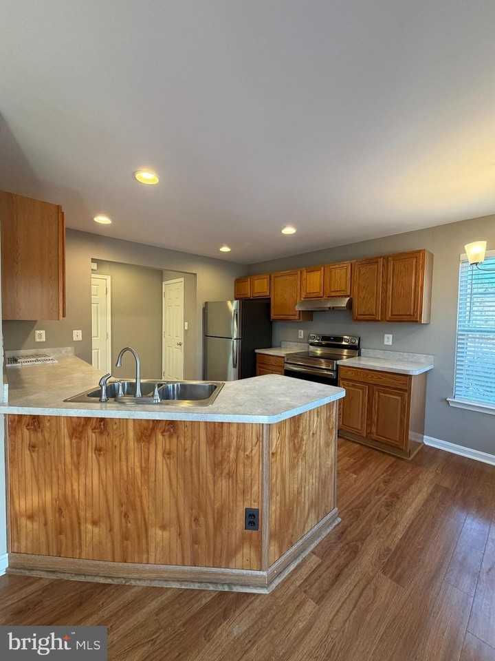 8910 Louisville Ave - Photo 5 of 21