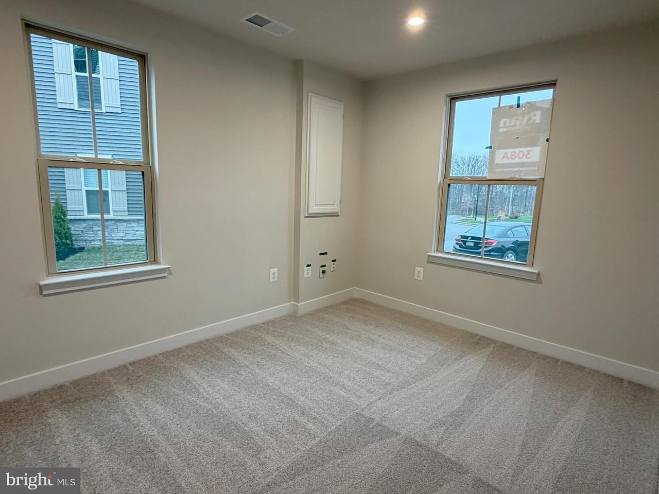 9331 Klamath Ct - Photo 4 of 28