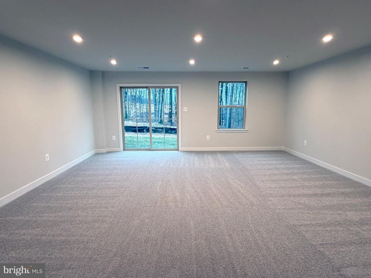 9331 Klamath Ct - Photo 5 of 28