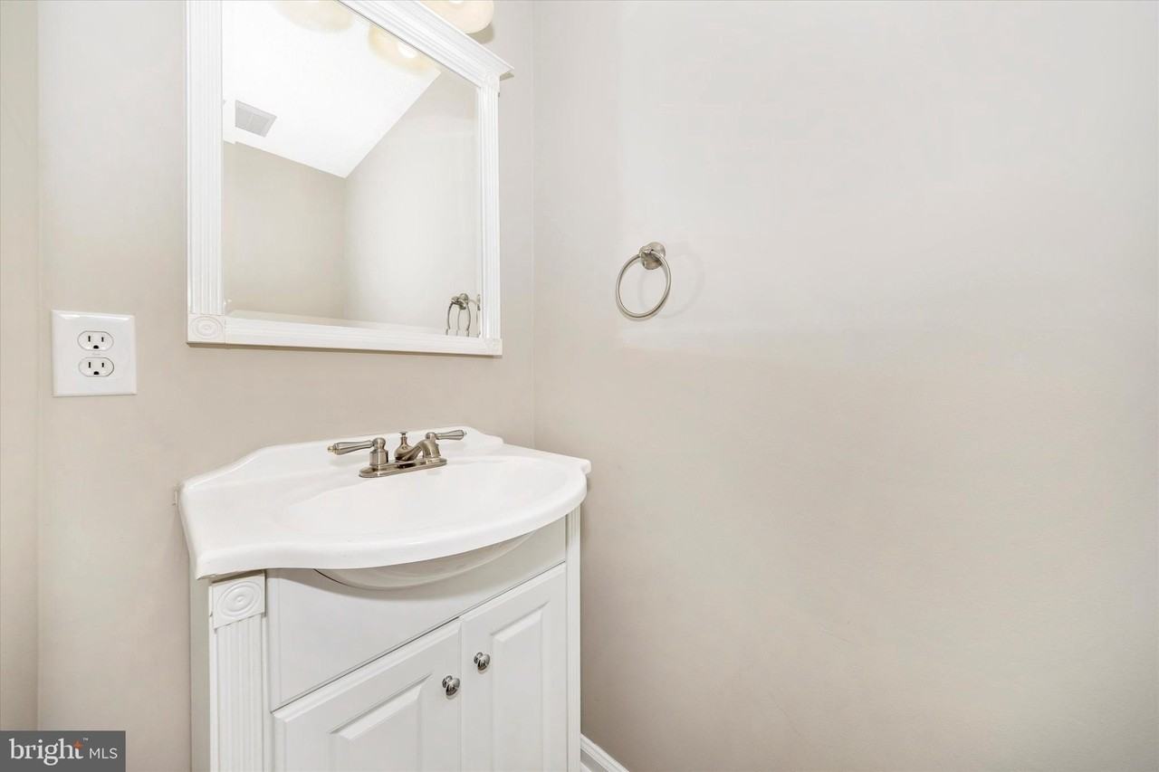 103 Savannah Ct - Photo 5 of 50