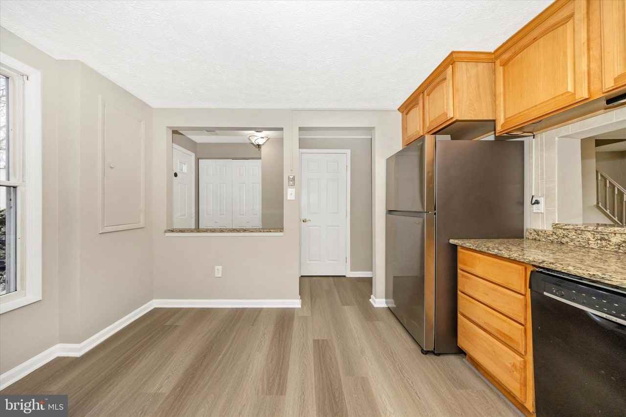 103 Savannah Ct - Photo 7 of 50