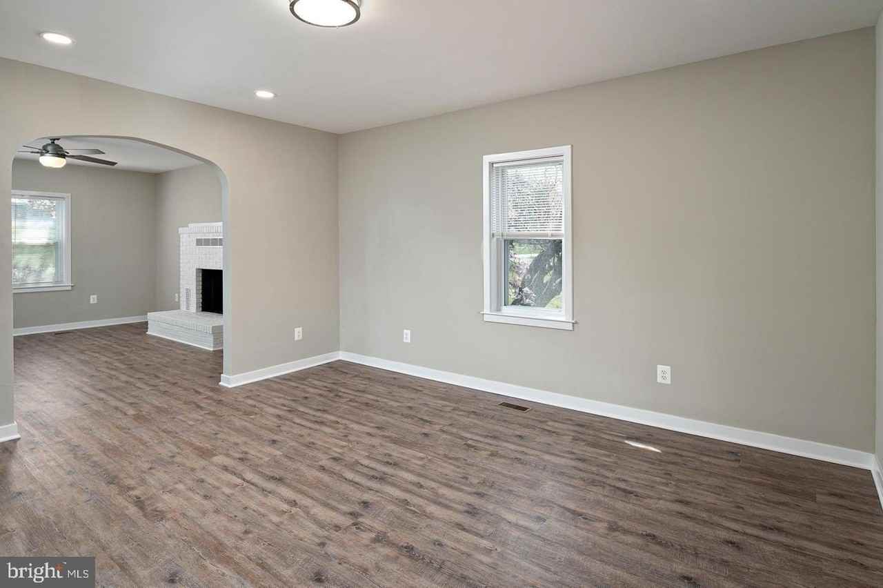 6343 Montgomery Rd - Photo 7 of 40