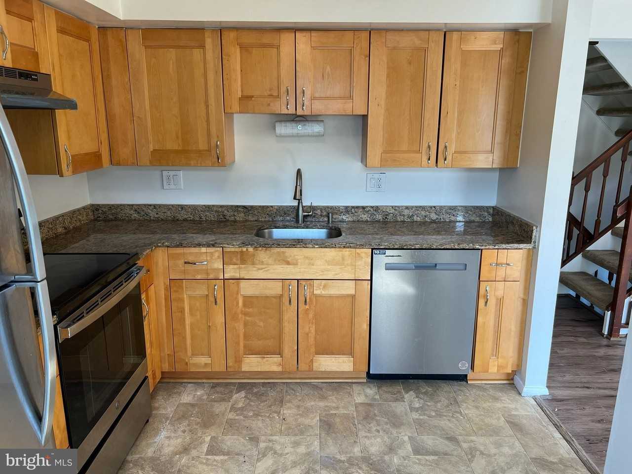 7728 Havenside Ter - Photo 3 of 36