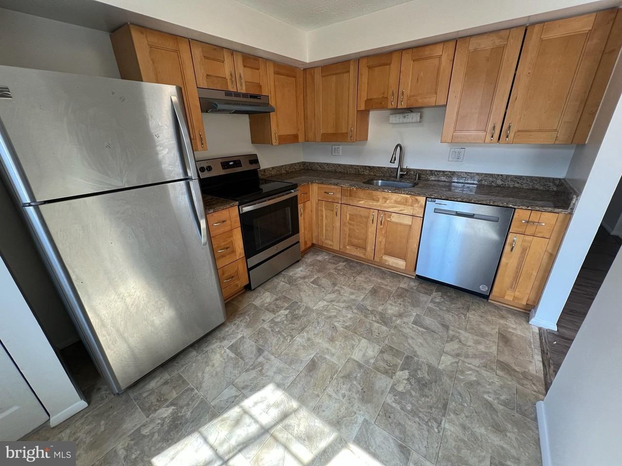 7728 Havenside Ter - Photo 4 of 36