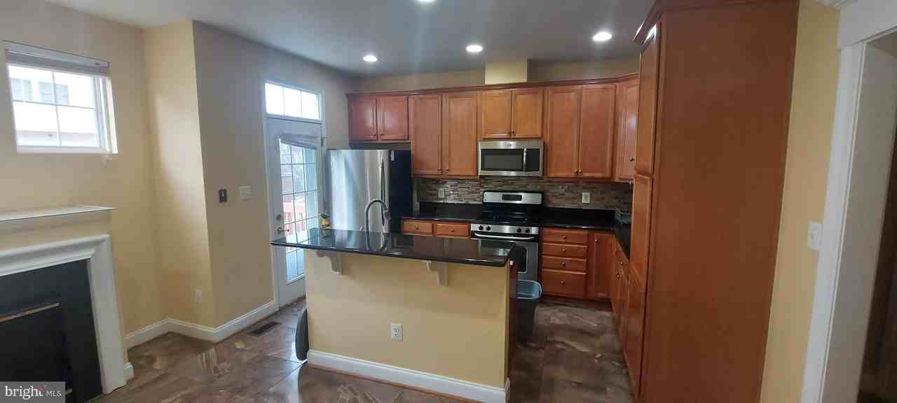 11808 Oxbridge Dr - Photo 5 of 27