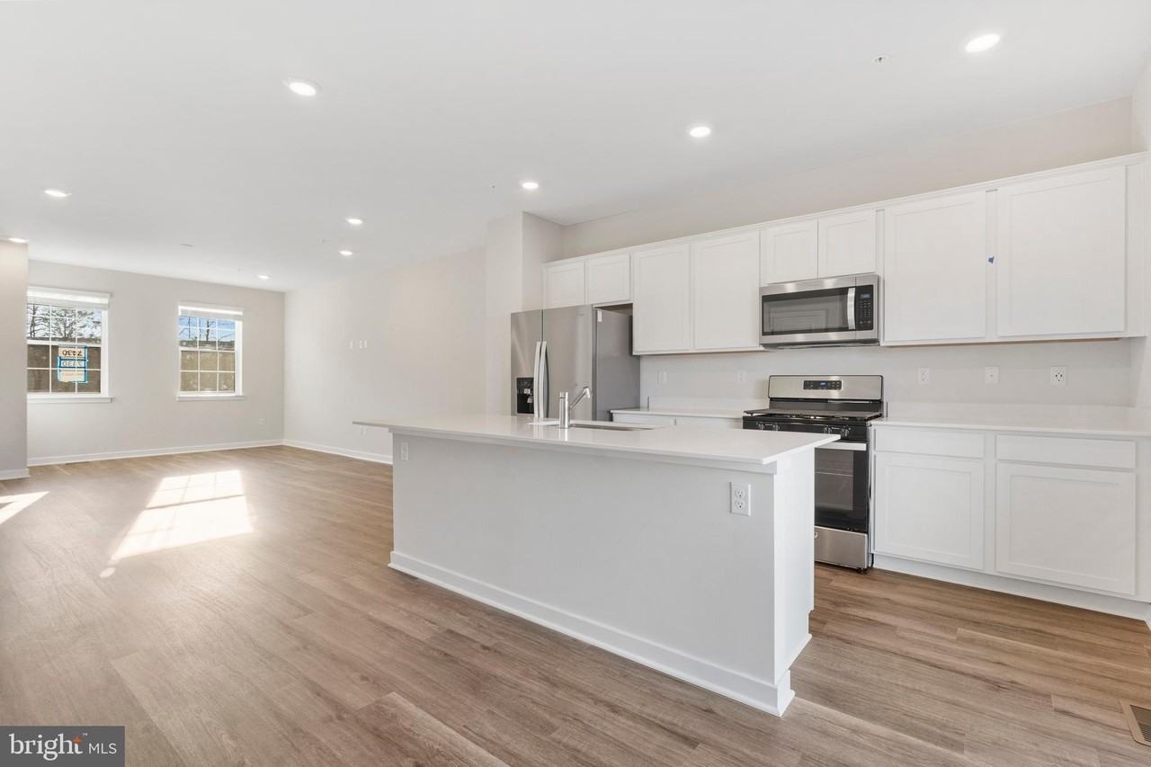 7428 Fern Gully Way - Photo 5 of 33