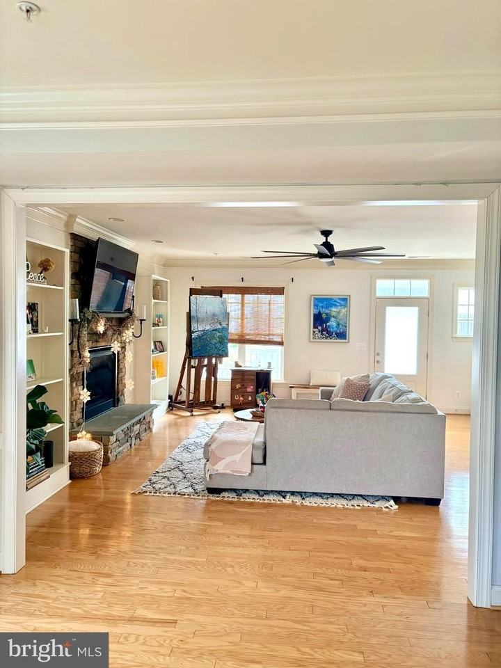 113 Henry Stoupe Way - Photo 4 of 19