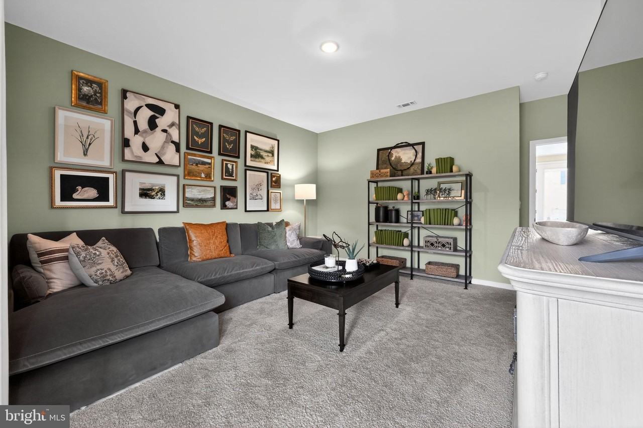 44 Basswood St Unit 602 - Photo 3 of 30