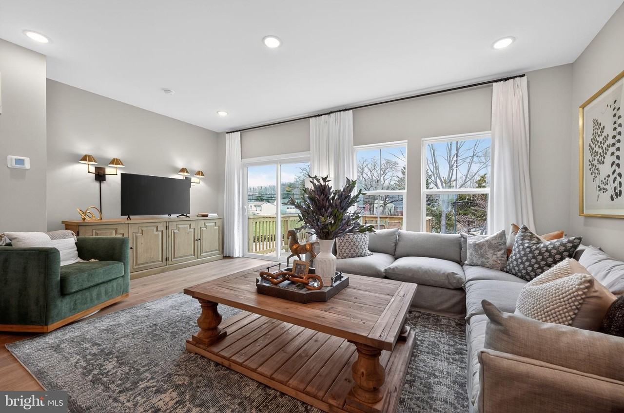 44 Basswood St Unit 602 - Photo 7 of 30