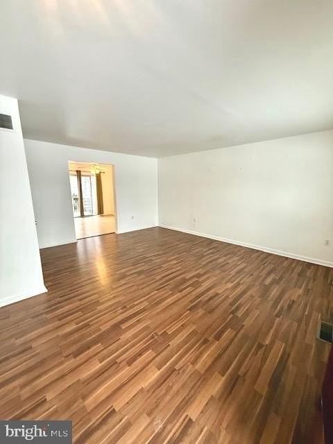 926 Woodlawn Ave - Photo 4 of 27