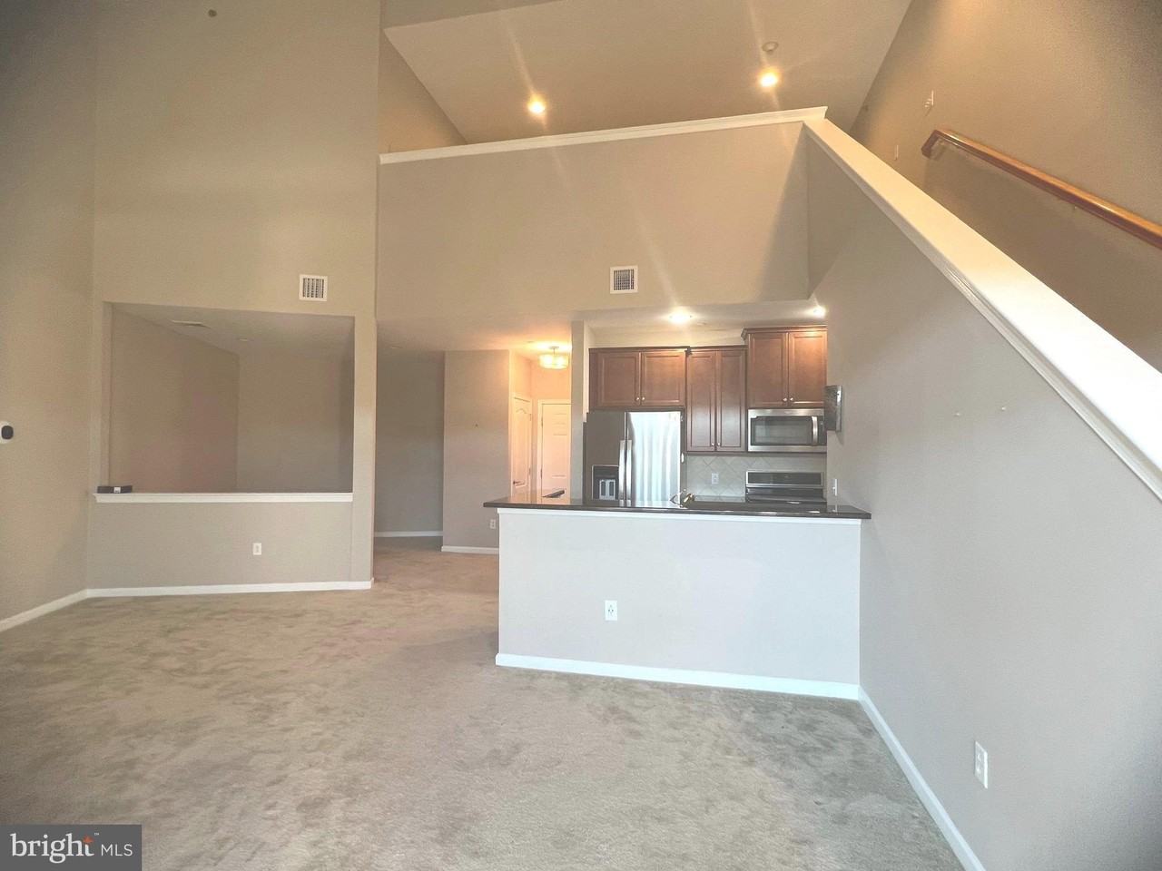 527 Carson Ter - Photo 3 of 15