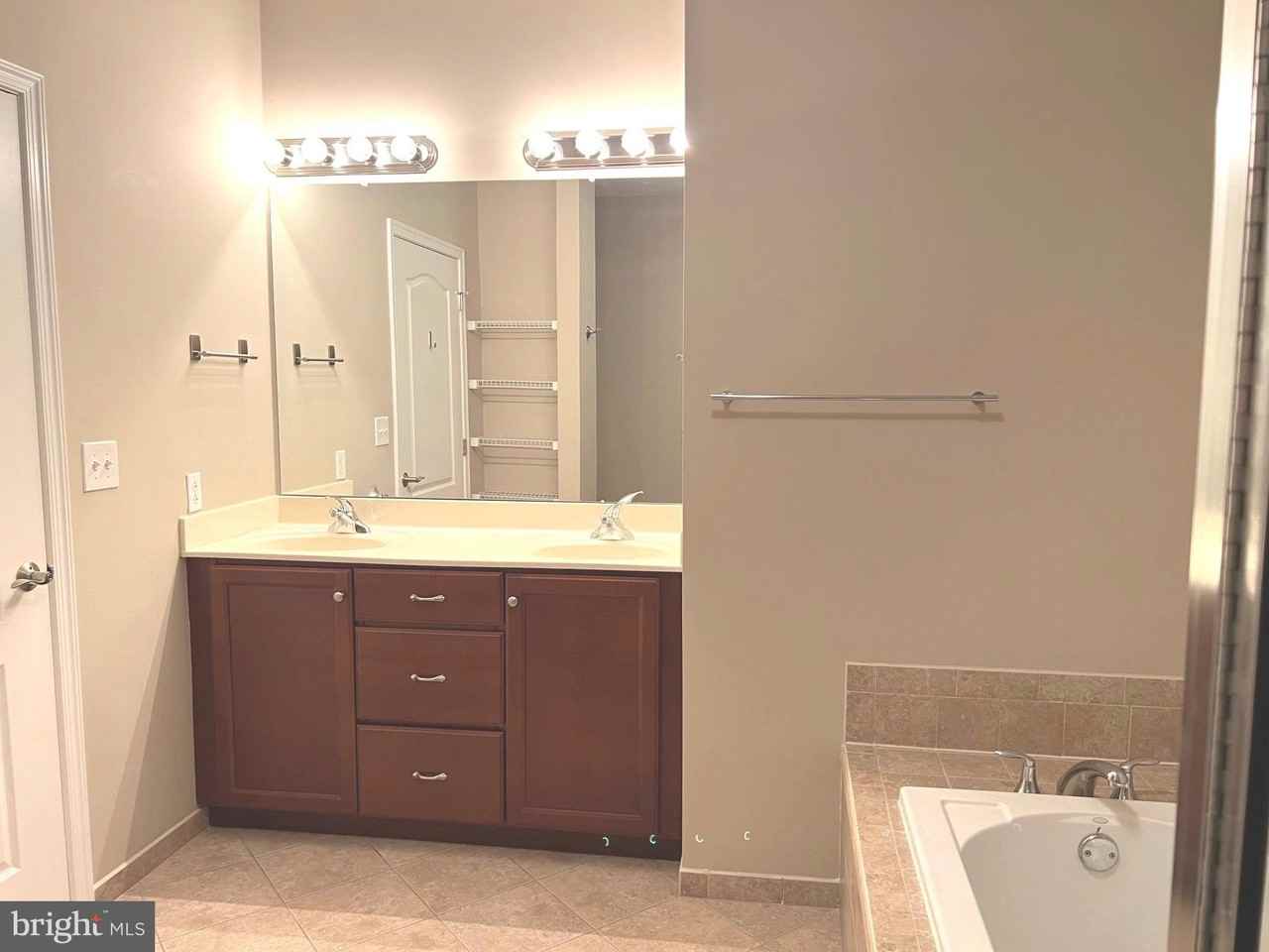 527 Carson Ter - Photo 5 of 15