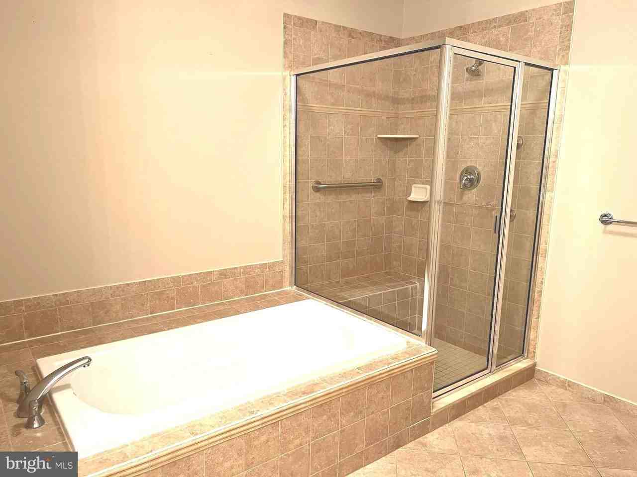 527 Carson Ter - Photo 6 of 15