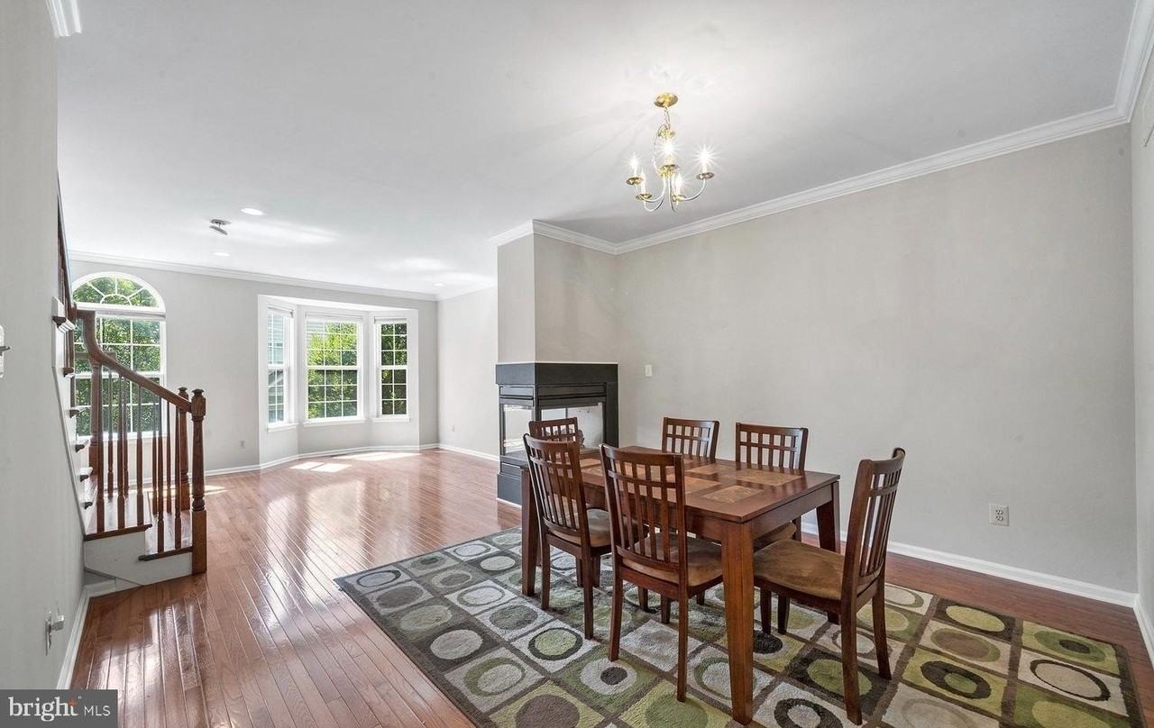 5 Cameron Ct - Photo 2 of 23