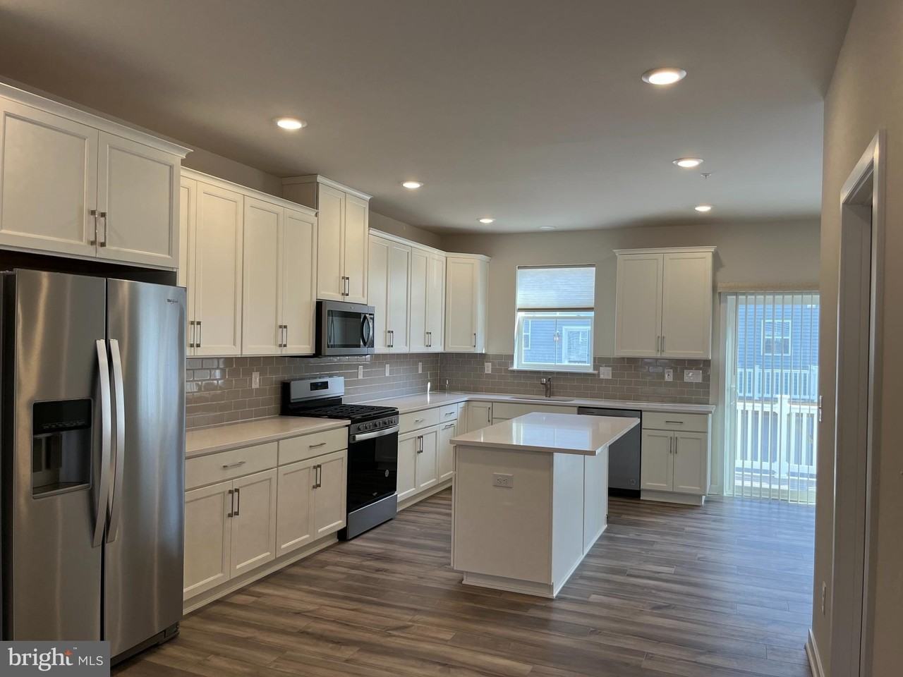 37 E Front St - Photo 2 of 31