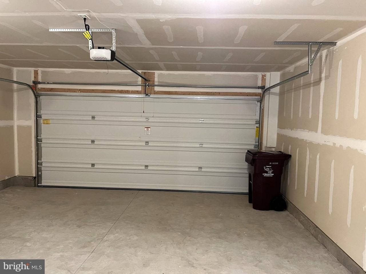 37 E Front St - Photo 4 of 31