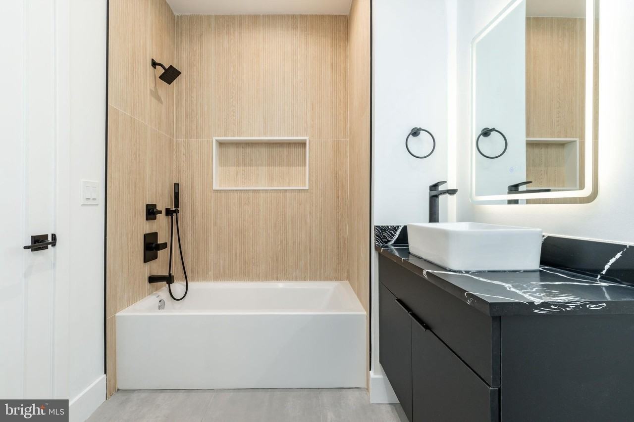 1649 N 6th St - Photo 2 of 4