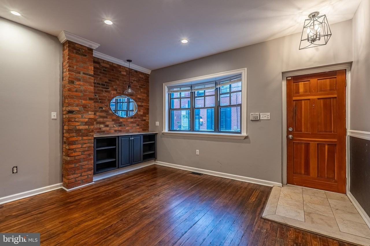 2523 S Rosewood St - Photo 4 of 25