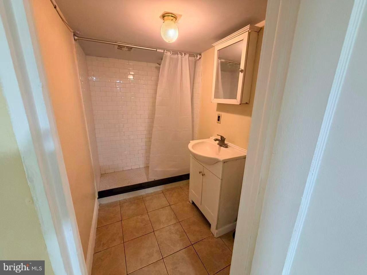 7247 7247 CHARLES Street unit: Basement - Photo 3 of 16