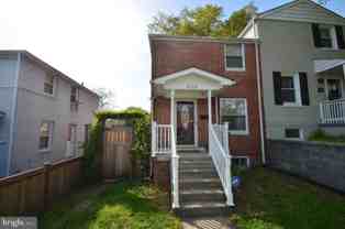 3723 S Four Mile Run Dr - Photo 1 of 1