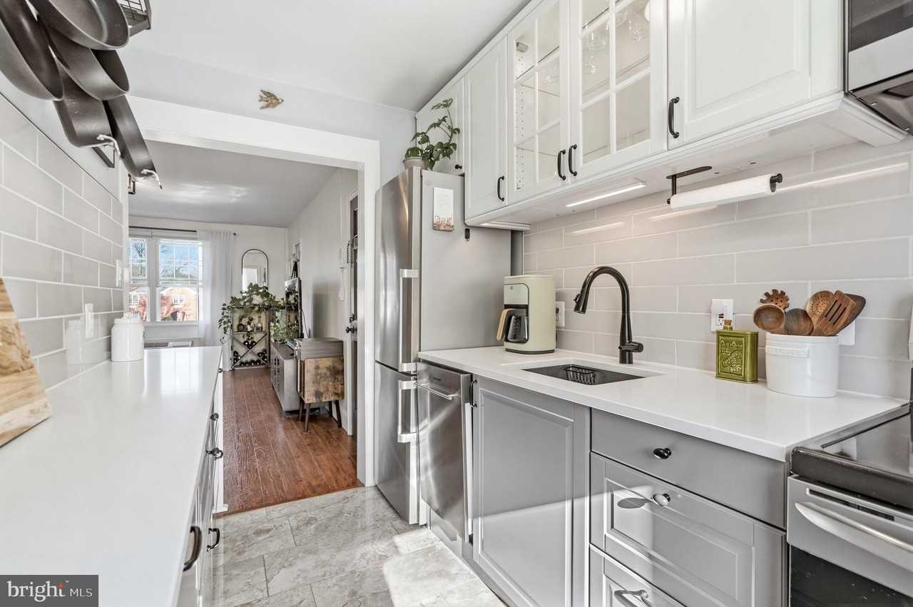 9 Auburn Ct Apt C - Photo 6 of 13