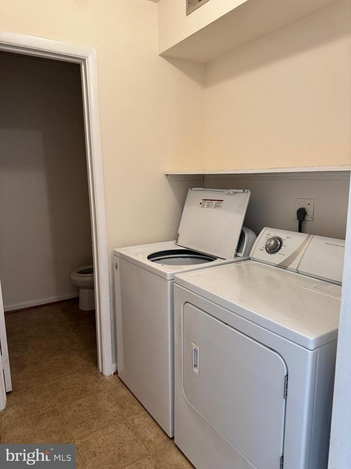 238 Cameron St - Photo 3 of 13