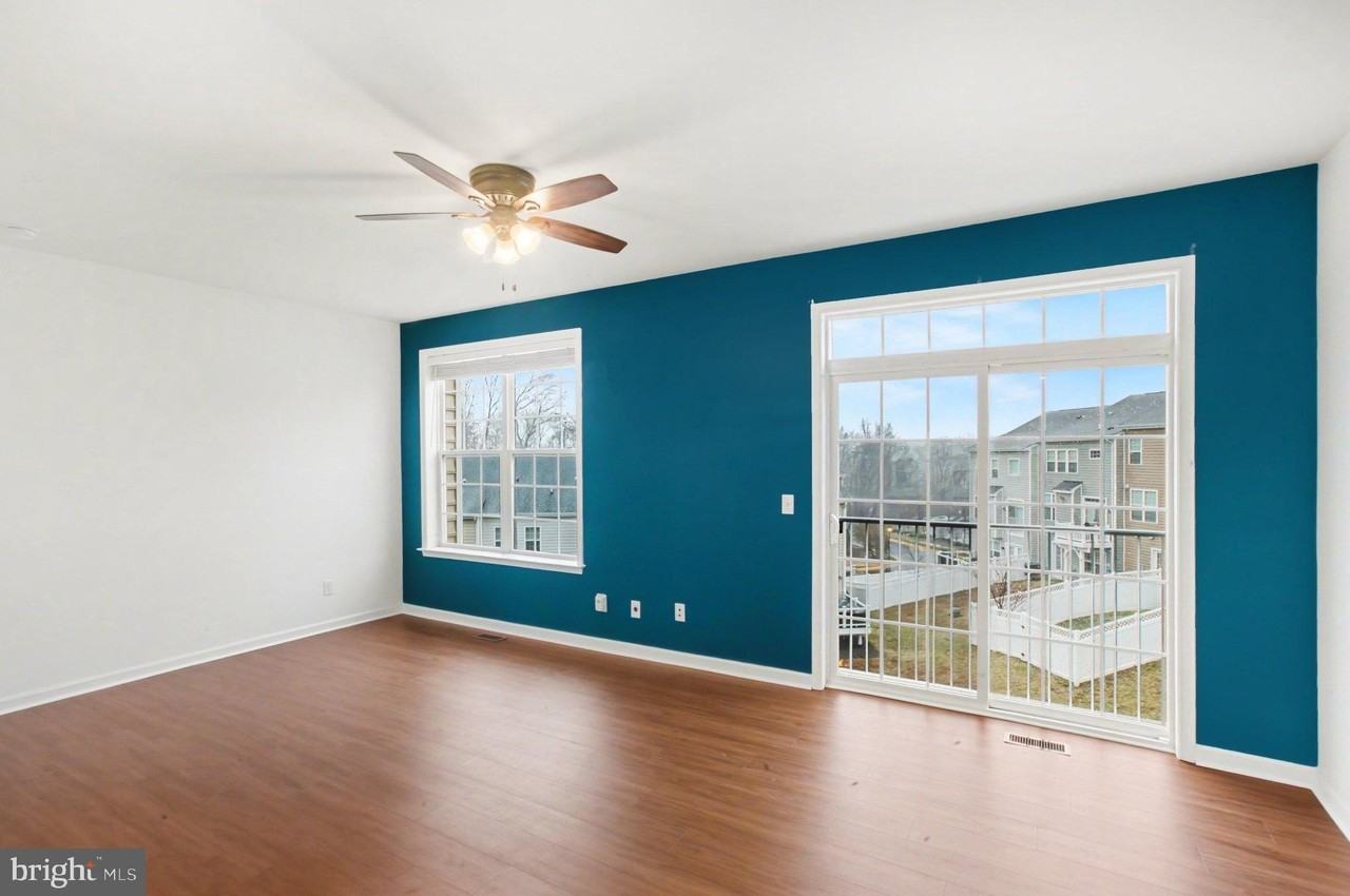 1304 Gilmore St - Photo 4 of 29