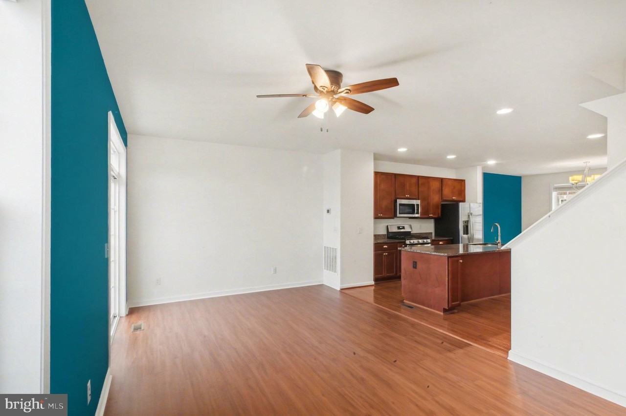 1304 Gilmore St - Photo 5 of 29