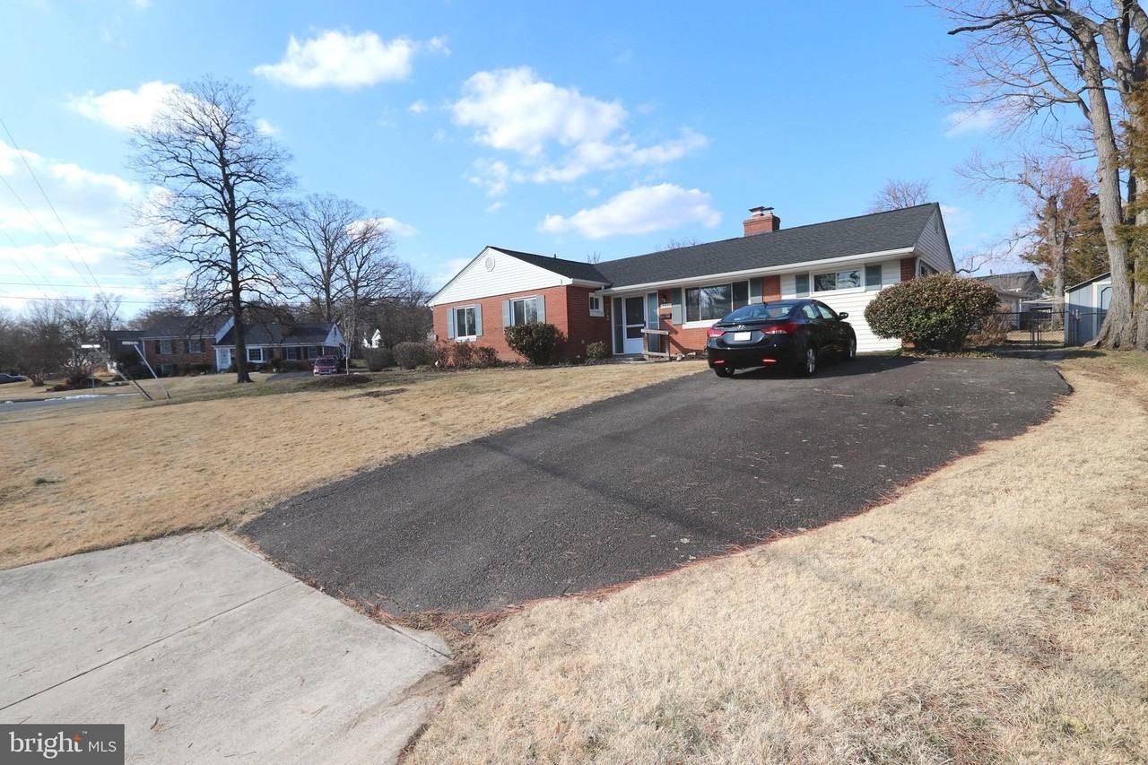 10932 Fairchester Dr - Photo 2 of 21