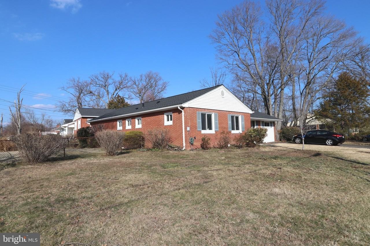 10932 Fairchester Dr - Photo 3 of 21