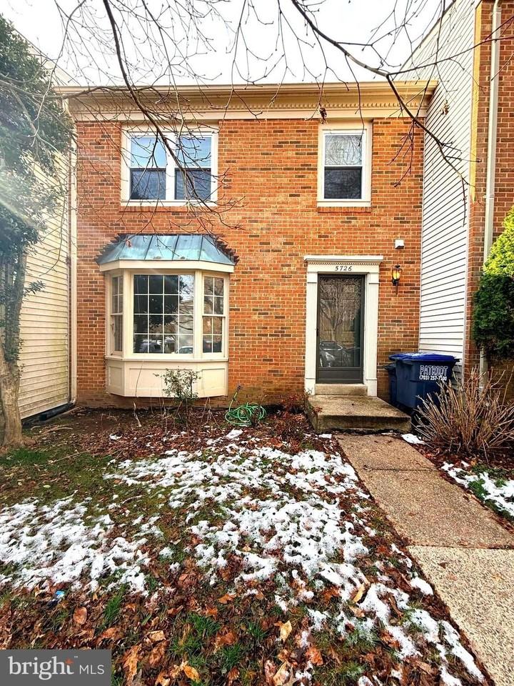 5726 Edgewater Oak Ct - Photo 2 of 35