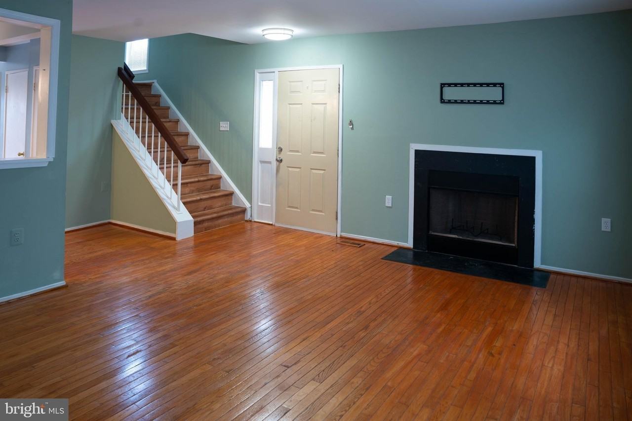 8654 Venoy Ct - Photo 4 of 31