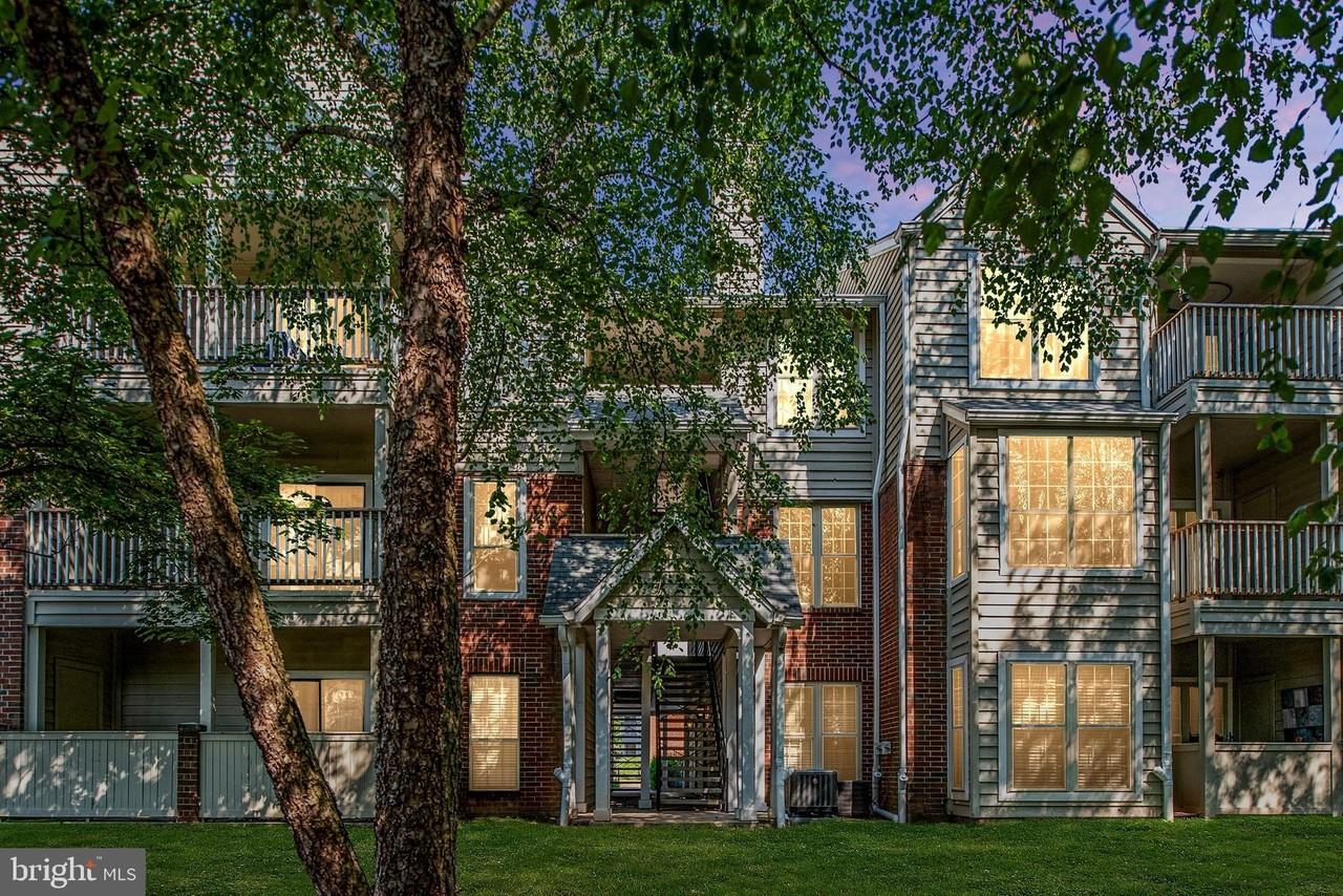 12150 Penderview Ter Apt 1335 - Photo 2 of 48